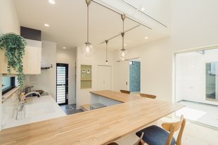 コの字キッチンと中庭のある暮らし