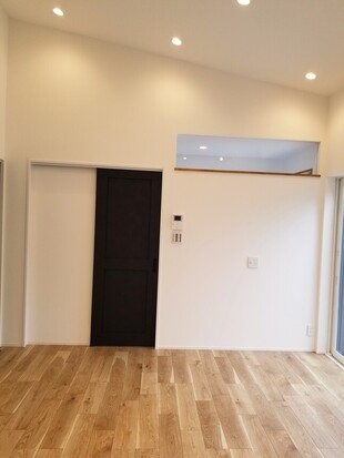 勾配天井のあるコンパクトな平屋暮らし